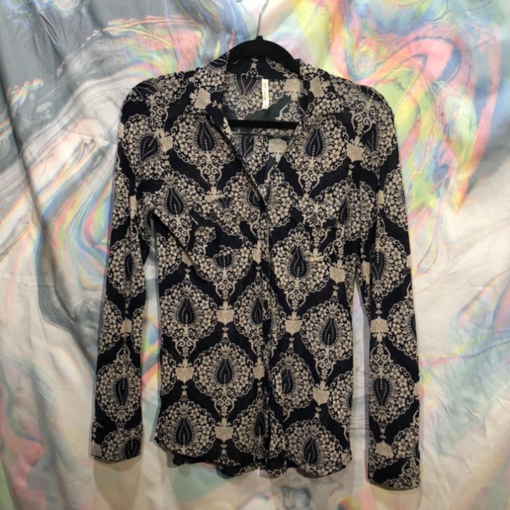 sheer long sleeve black and white top